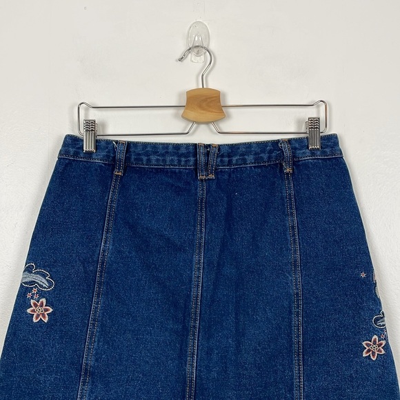 Stradivarius Denim Embroidered Skirt Womens 10 Button Down Front 2 Pocket Mini - Picture 6 of 9